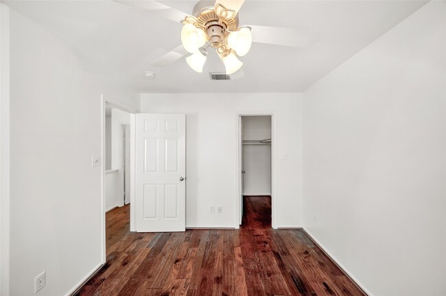 Building Photo - 1719 Redwing Bluff Dr