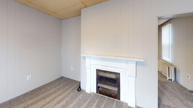 Building Photo - 3-Bedroom, 2-Bath Home with Updated Appliances and Flooring