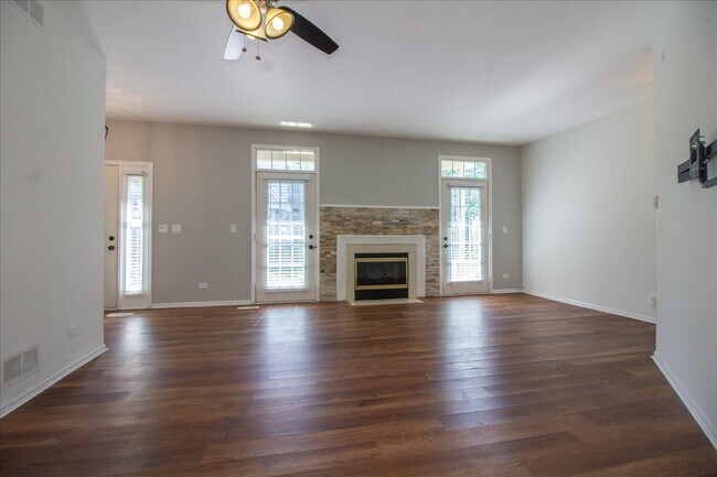 Building Photo - 1216 Tennyson Ln