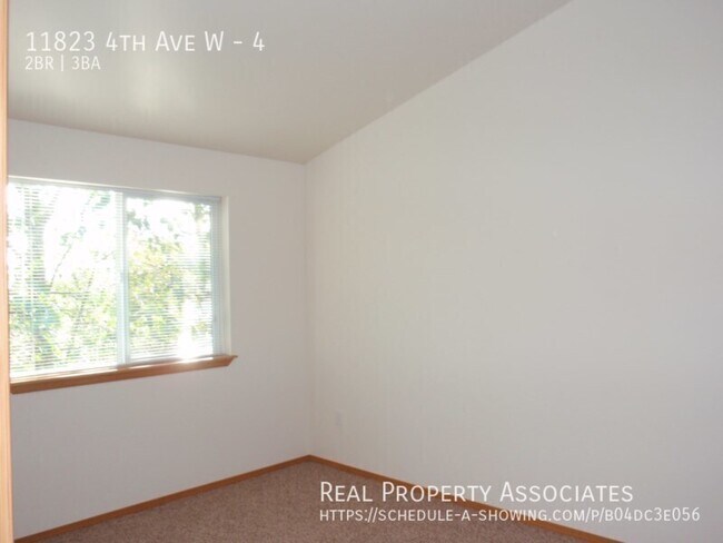 Building Photo - 11823 4th Ave W