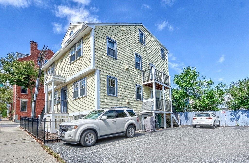 Building Photo - 277 Bunker Hill St