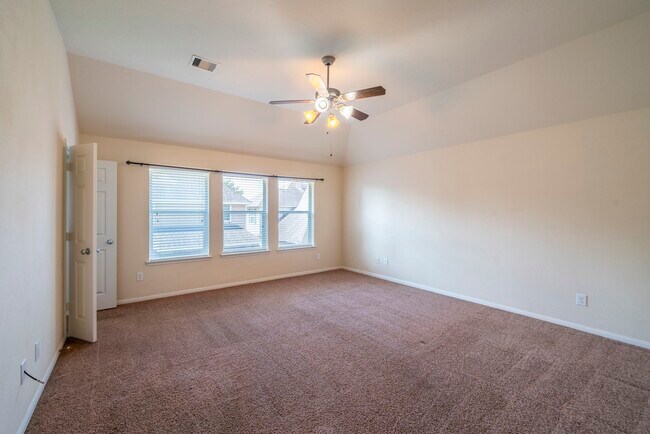 Building Photo - 3906 Waterford Ln
