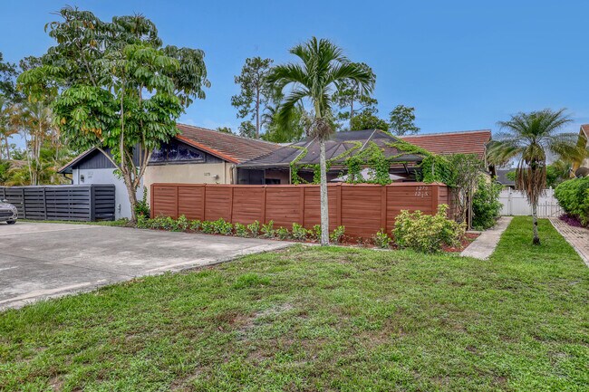 Building Photo - 1279 Periwinkle Pl