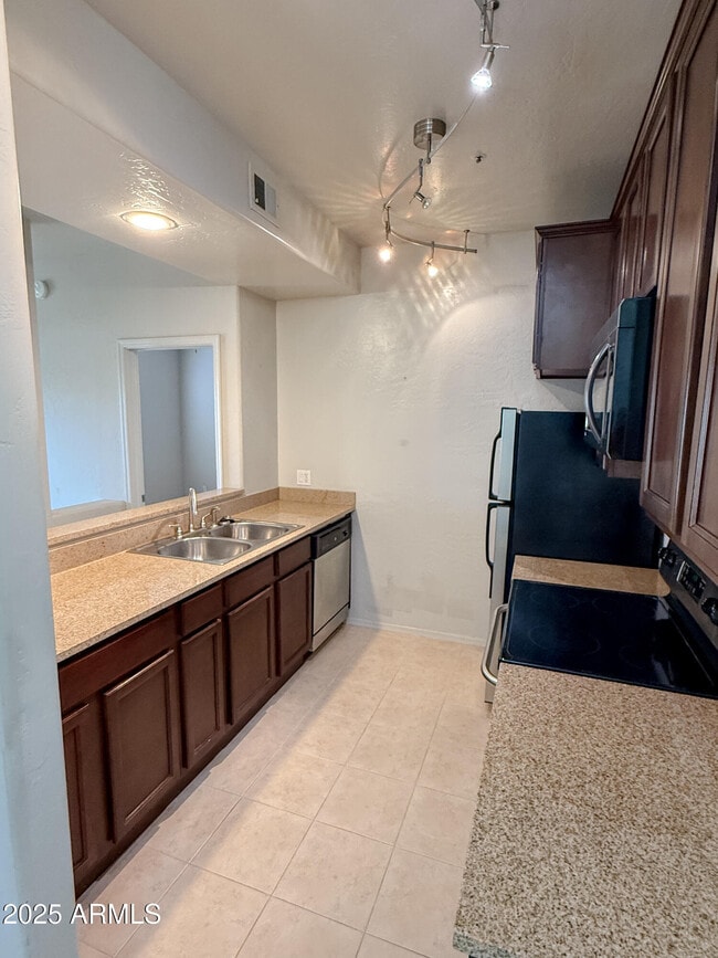 Building Photo - 14145 N 92nd St