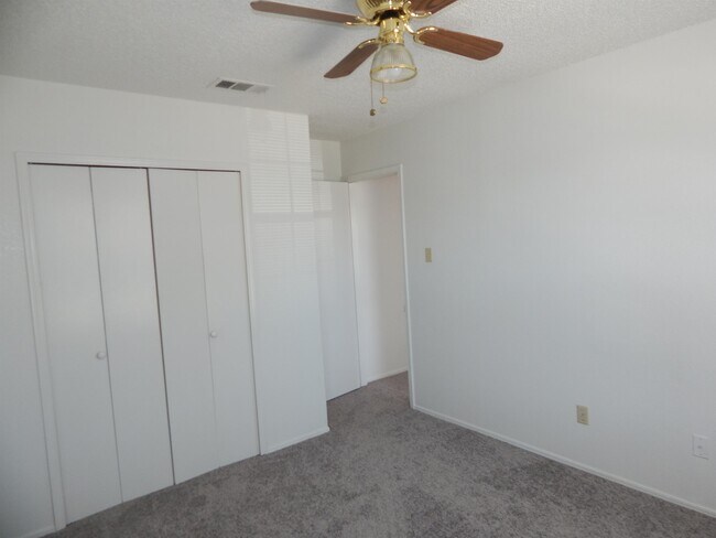 Building Photo - 1613 Bobby Lee Dr