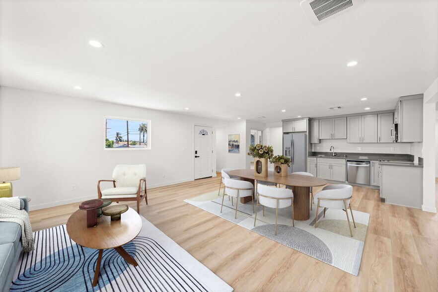 Building Photo - 4700 S Gramercy Pl