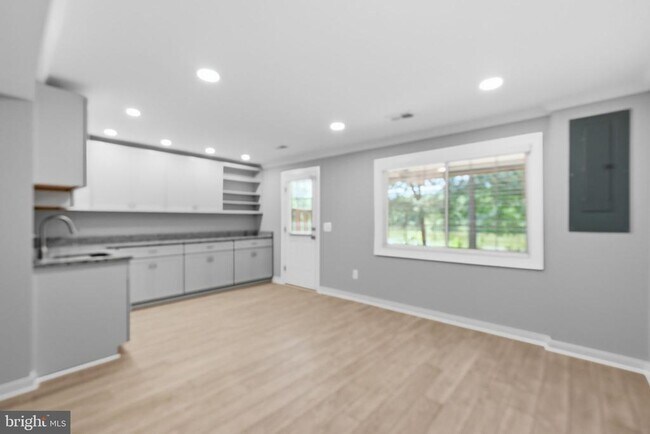 Building Photo - 2916 Montauk Ct
