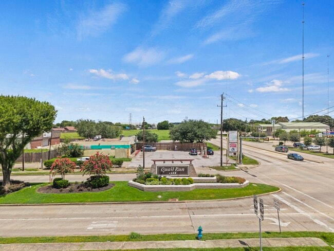 Building Photo - 16723 Running Quail Ct