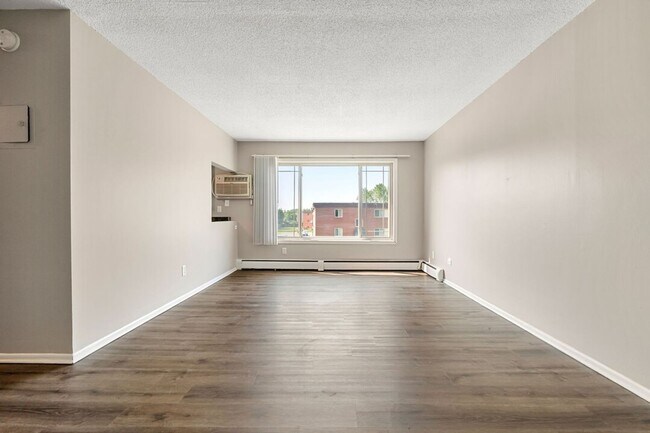 Building Photo - Granite City Apartments 2 Bedroom Apartment Home