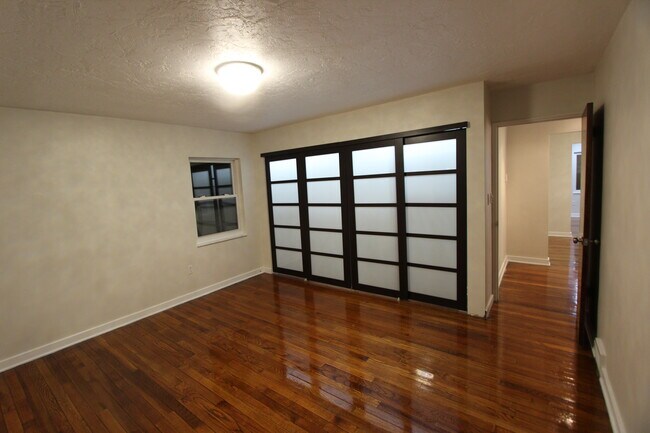 Building Photo - 4511 Main St