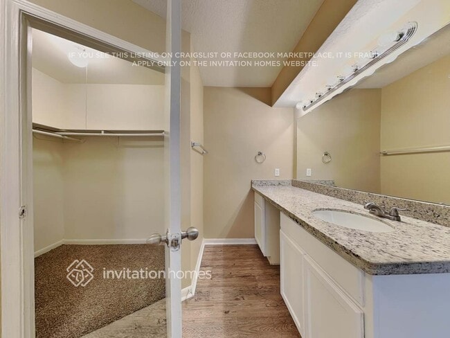 Building Photo - 4814 Wind Chimes Dr