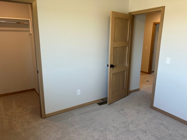 Building Photo - 6103 S Alki Pl