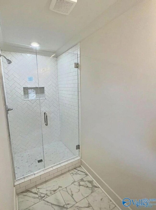 Building Photo - 3406 Oakmont Ave NW