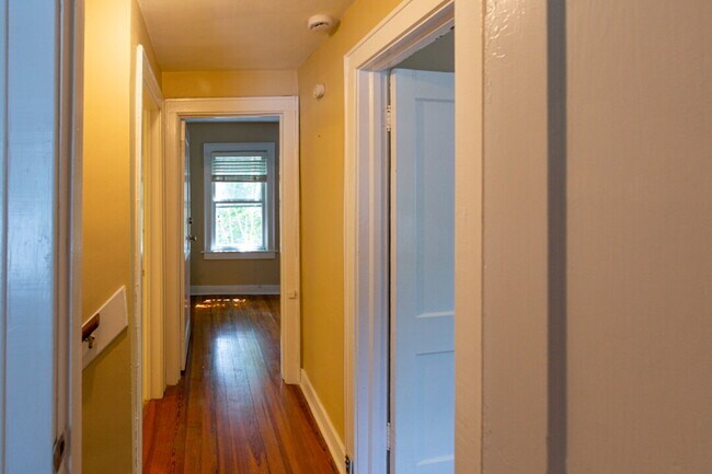 Building Photo - 26 Bagwell Ave
