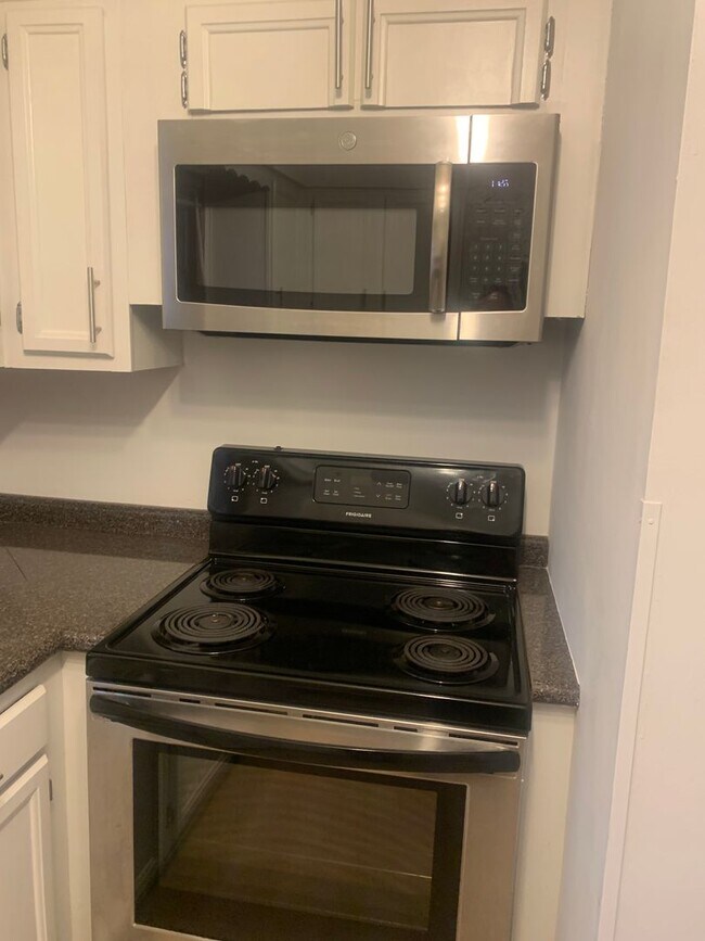 Building Photo - 4808-4810