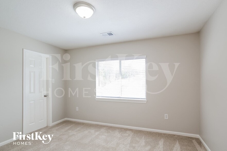 Building Photo - 1013 Arbor Way