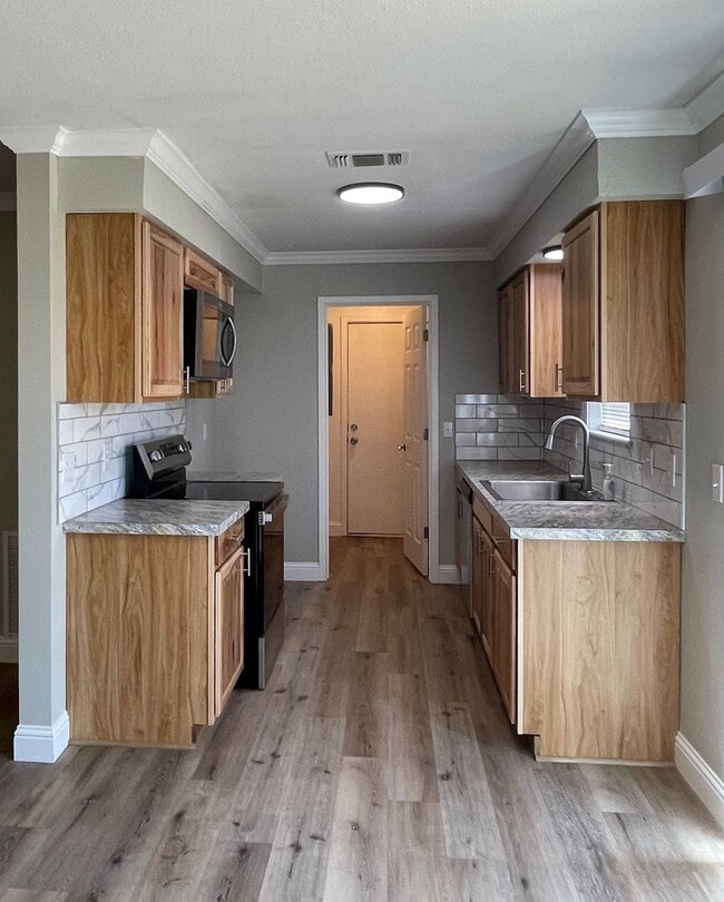 Building Photo - Modern Comfort Awaits: Your Dream 3-Bedroo...