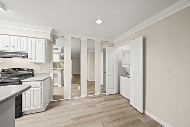 Building Photo - 12955 Woodforest Blvd