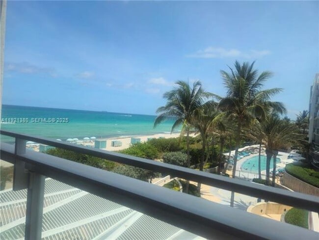 Building Photo - 6801 Collins Ave