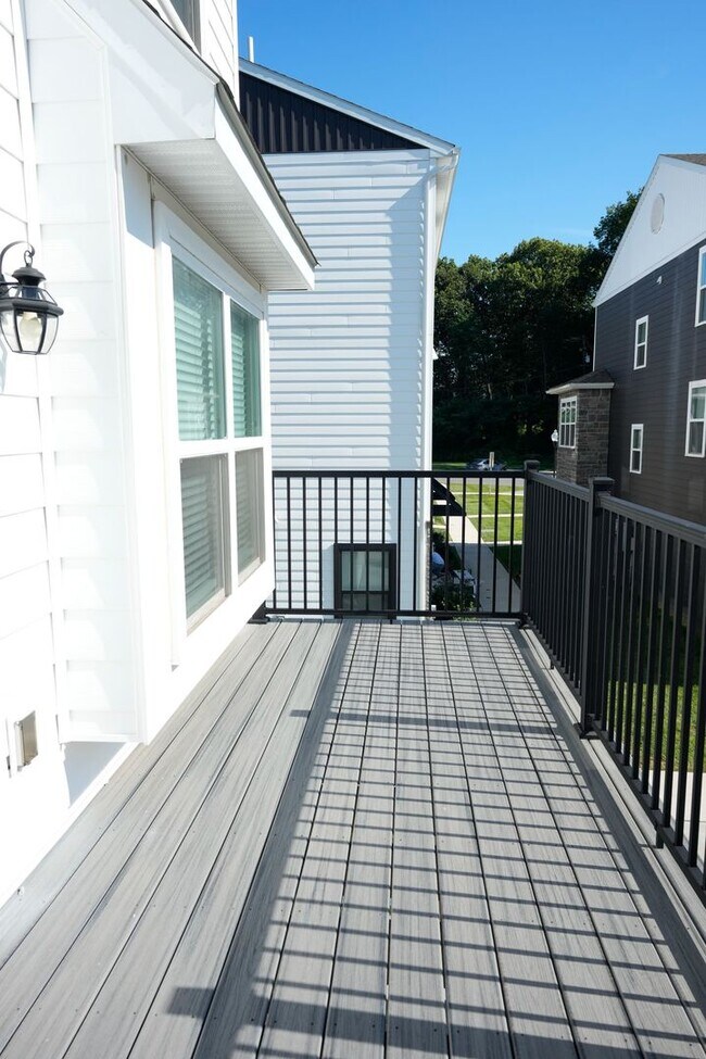 Building Photo - 119 High Pointe Dr