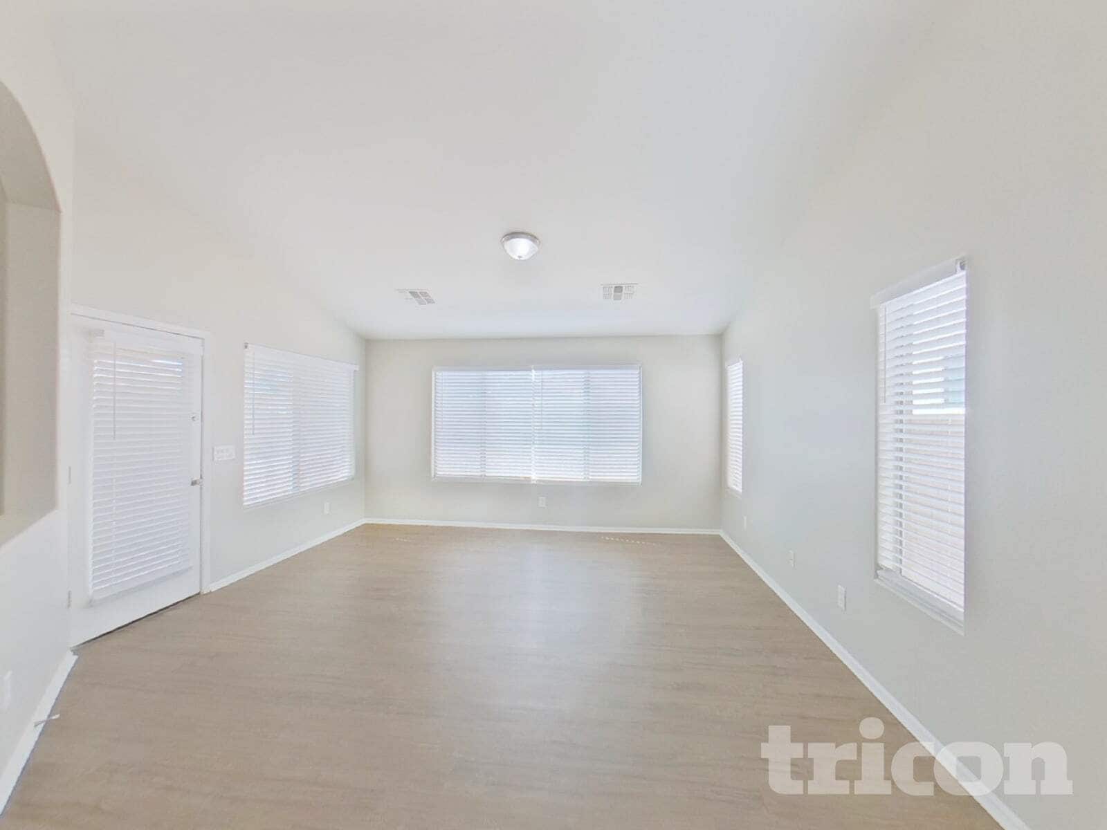 Building Photo - 40907 W Robbins Dr