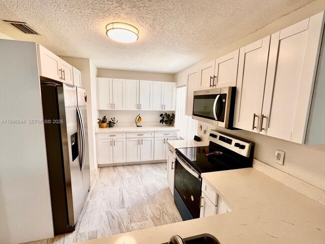 Building Photo - 1841 SW 176th Ave