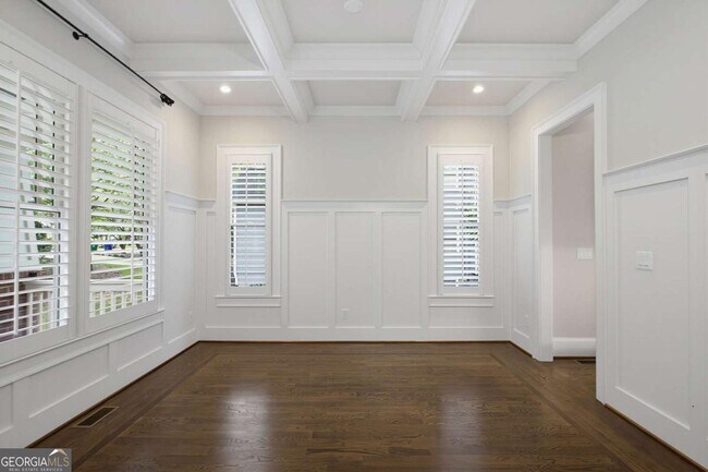 Building Photo - 1452 Woodland Hills Dr NE