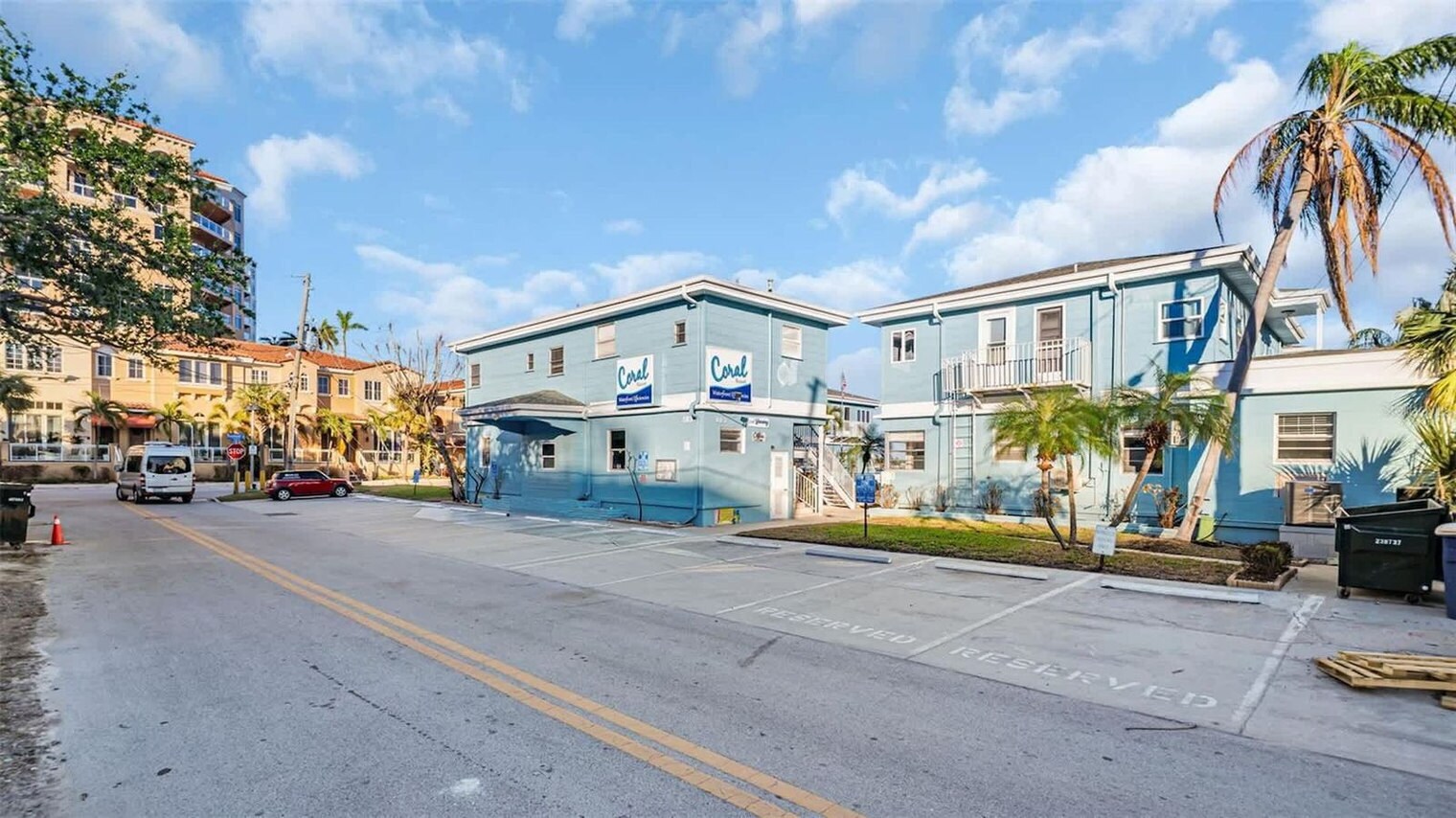 Building Photo - 483 E Shore Dr