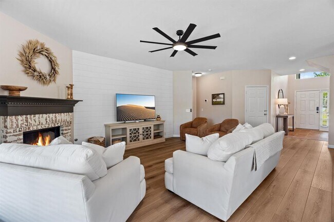 Building Photo - 154 Larch Cove