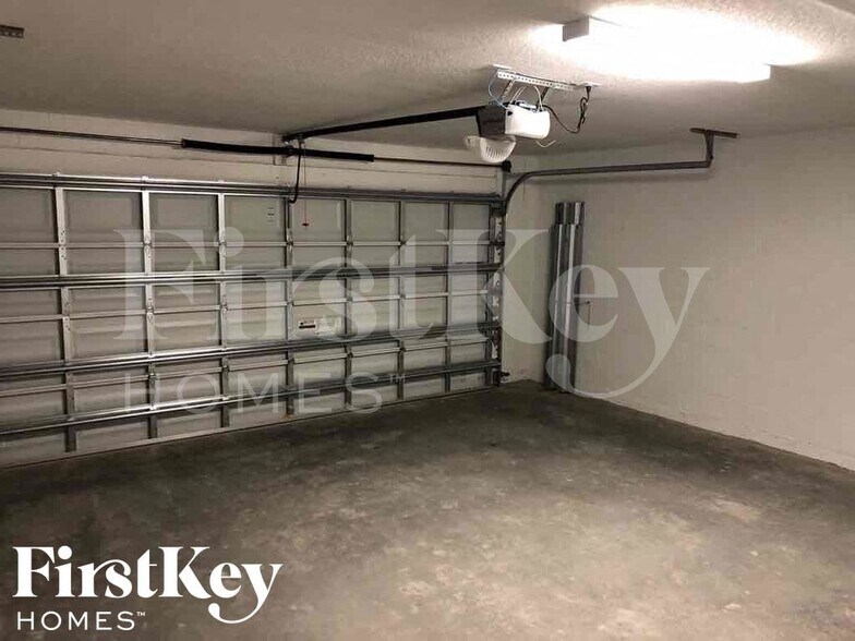 Building Photo - 4162 SW Muncie St