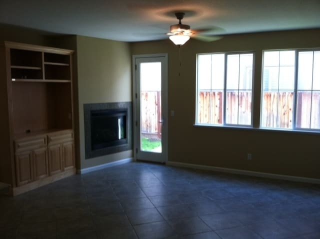 Building Photo - 760 Greentree Cir