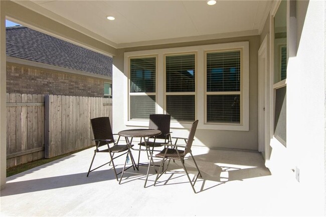 Building Photo - 2920 Coral Valley Dr
