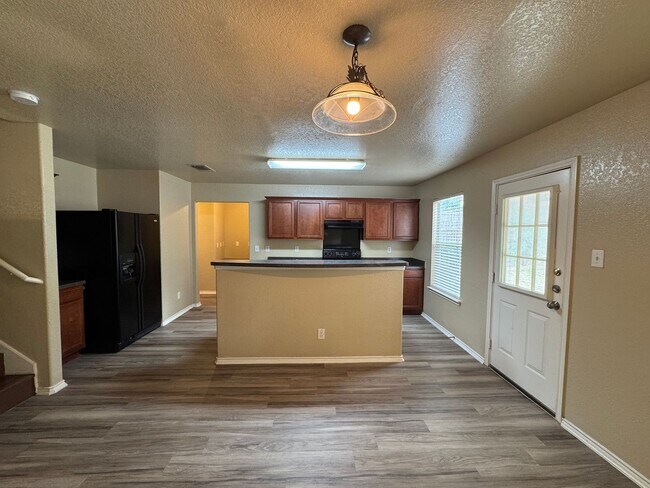 Building Photo - Move-In Ready 3BR Home with Open Living & Large Backyard Leon Valley | 410 & Bandera Rd