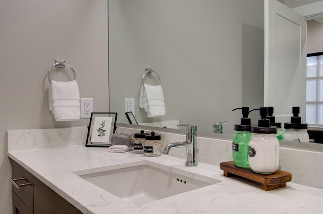 Building Photo - 110 W Beall St