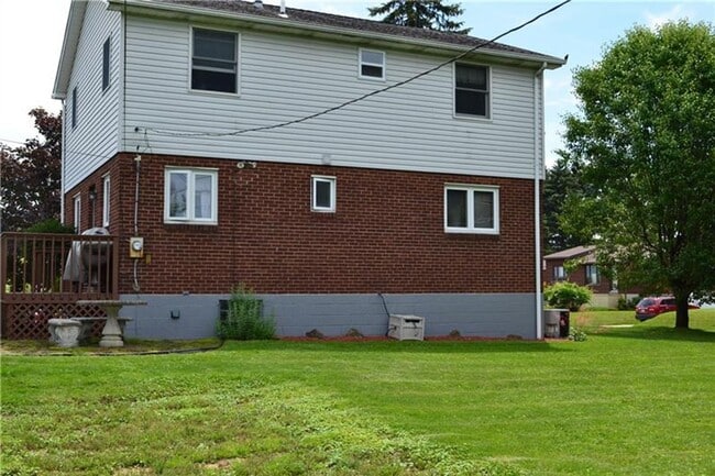 Building Photo - 5Bed | 2bath Home in West Mifflin, PA