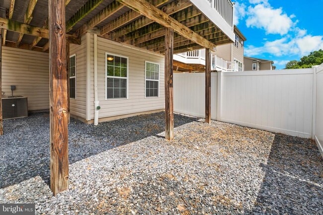 Building Photo - 7258 Mockingbird Cir