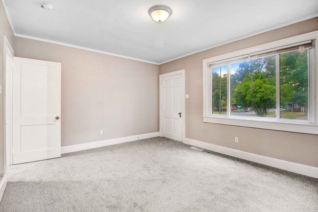 Building Photo - Available Now! 3 BR | 1.5 BA w/ Bonus Area just Minutes from Seymour Johnson!!