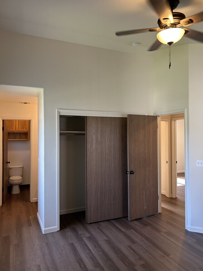 Building Photo - 1333 Glenbrook Way