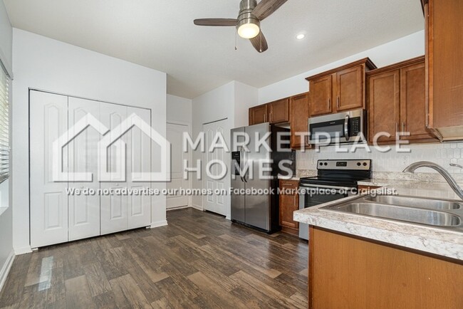 Building Photo - 373 Servia Dr