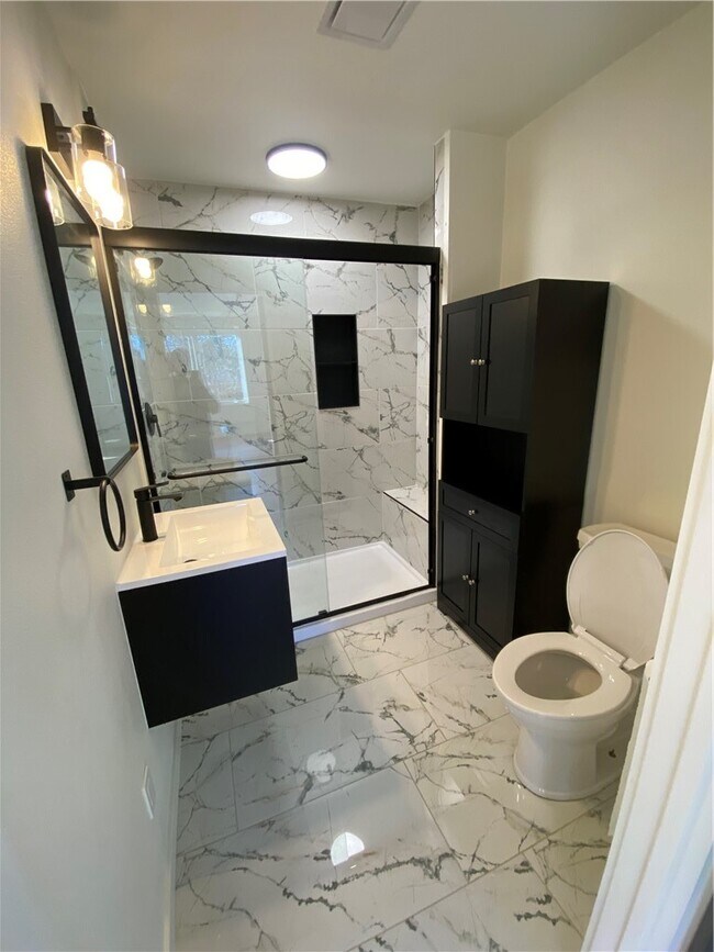 Building Photo - 6668 W Wedington Dr