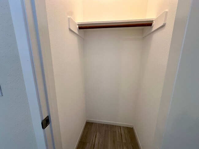 Building Photo - For Lease | 3 Bed, 2 Bath | 1,460 Sq Ft | Windsong Subdivision |