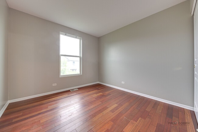 Building Photo - 496 Belvedere Ln