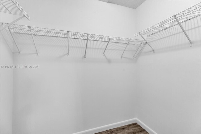 Building Photo - 9785 Nob Hill Ct