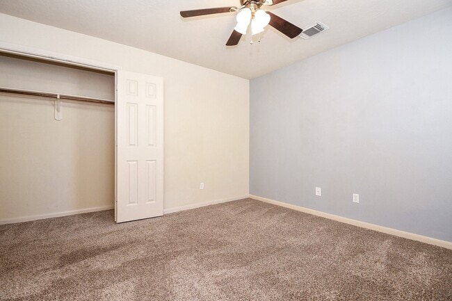 Building Photo - 5215 Brinkman Ct