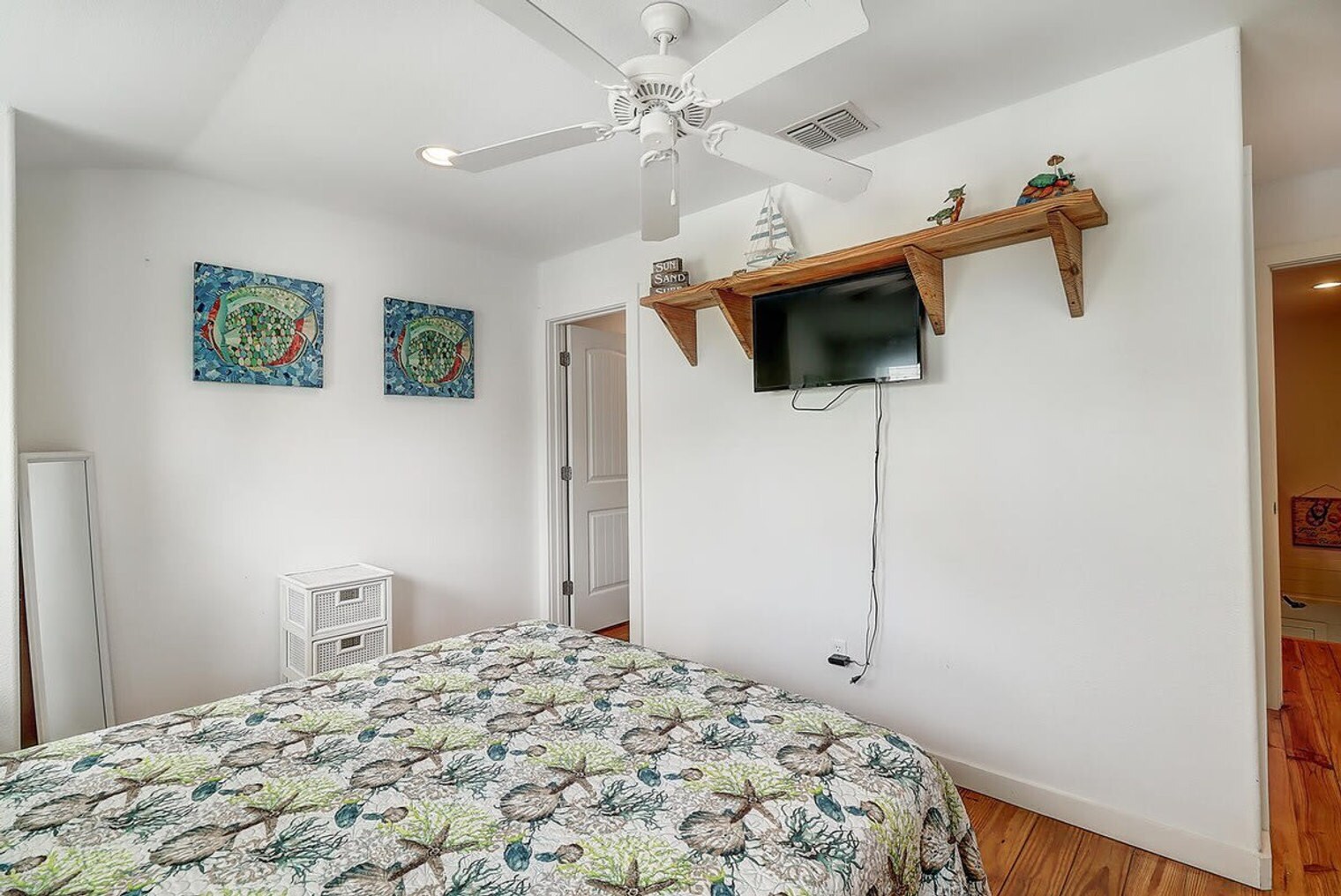 Building Photo - 2120 Eleventh Street-SI ID1023198P