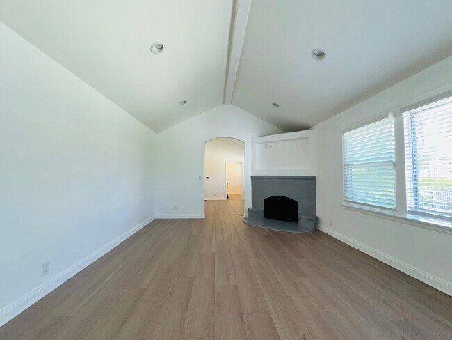 Building Photo - 5148 Otis Ave