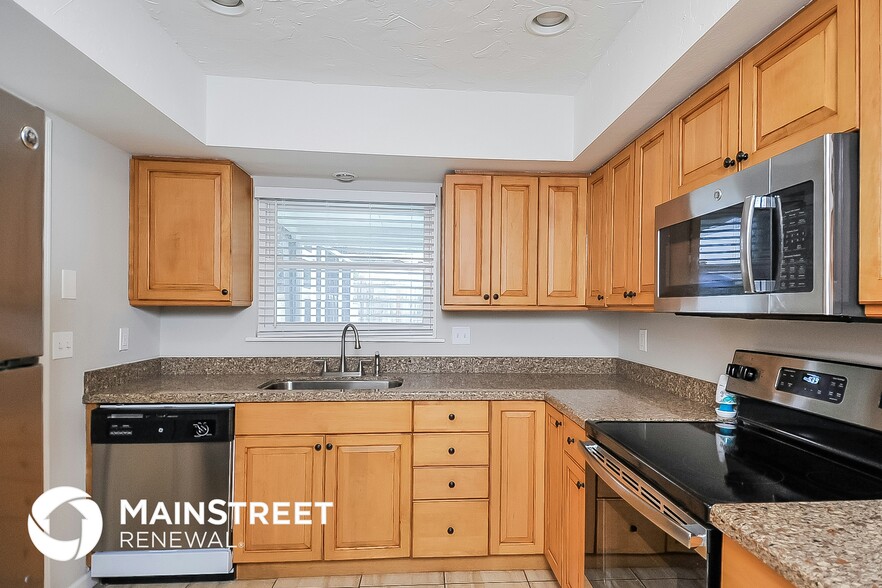 Building Photo - 2552 Bucida Dr