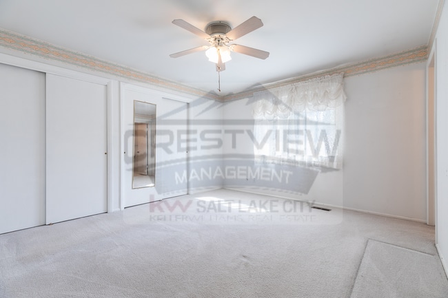 Building Photo - Charming East Sandy Home in a Prime Location