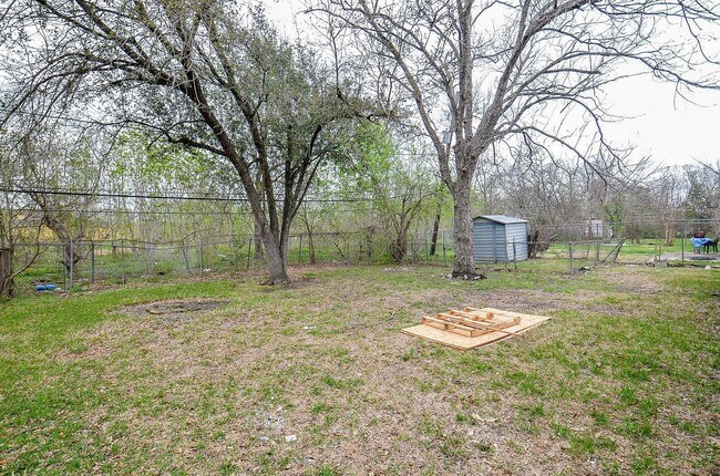 Building Photo - 5243 Greylog Dr