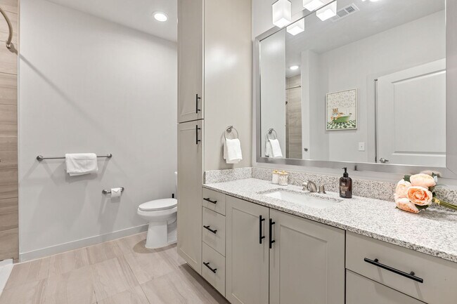 Building Photo - 5820 1/2 Cameron Road-SI FL4-ID1303394P